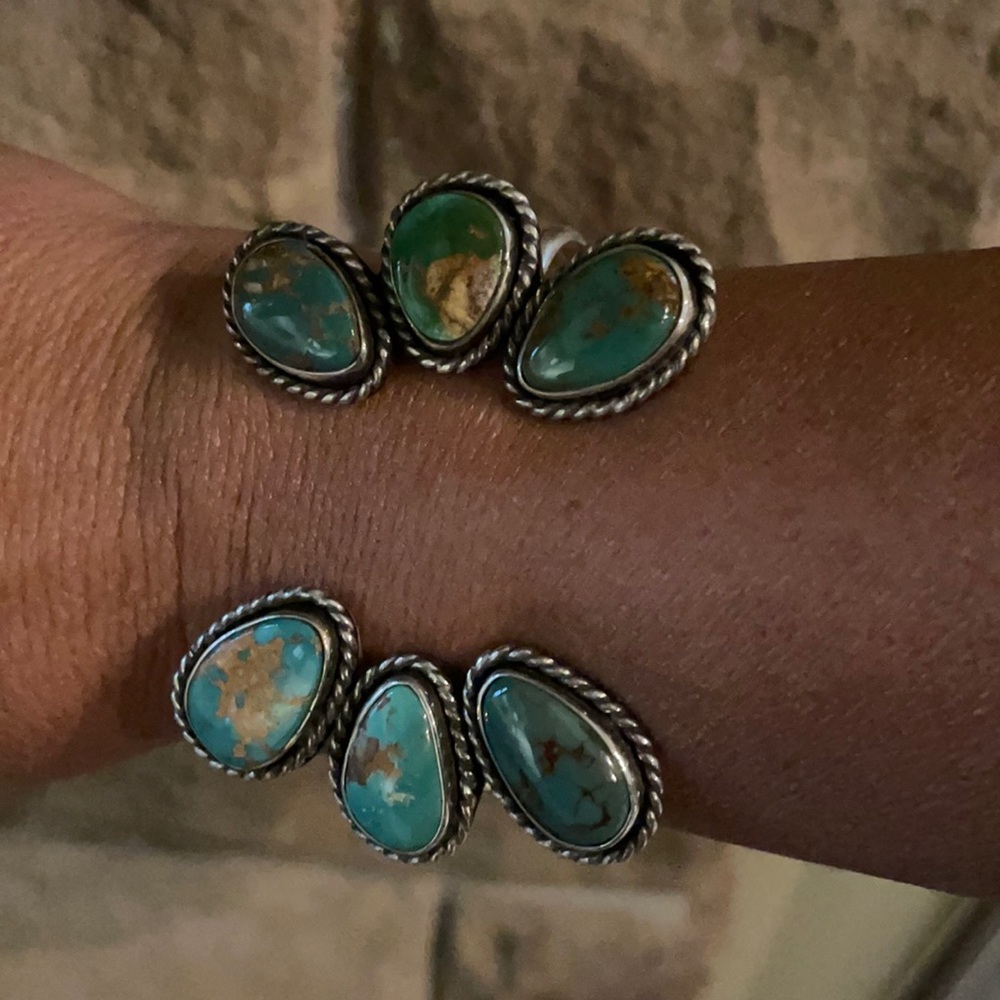 Stunning Turquoise and silver bracelet cuff